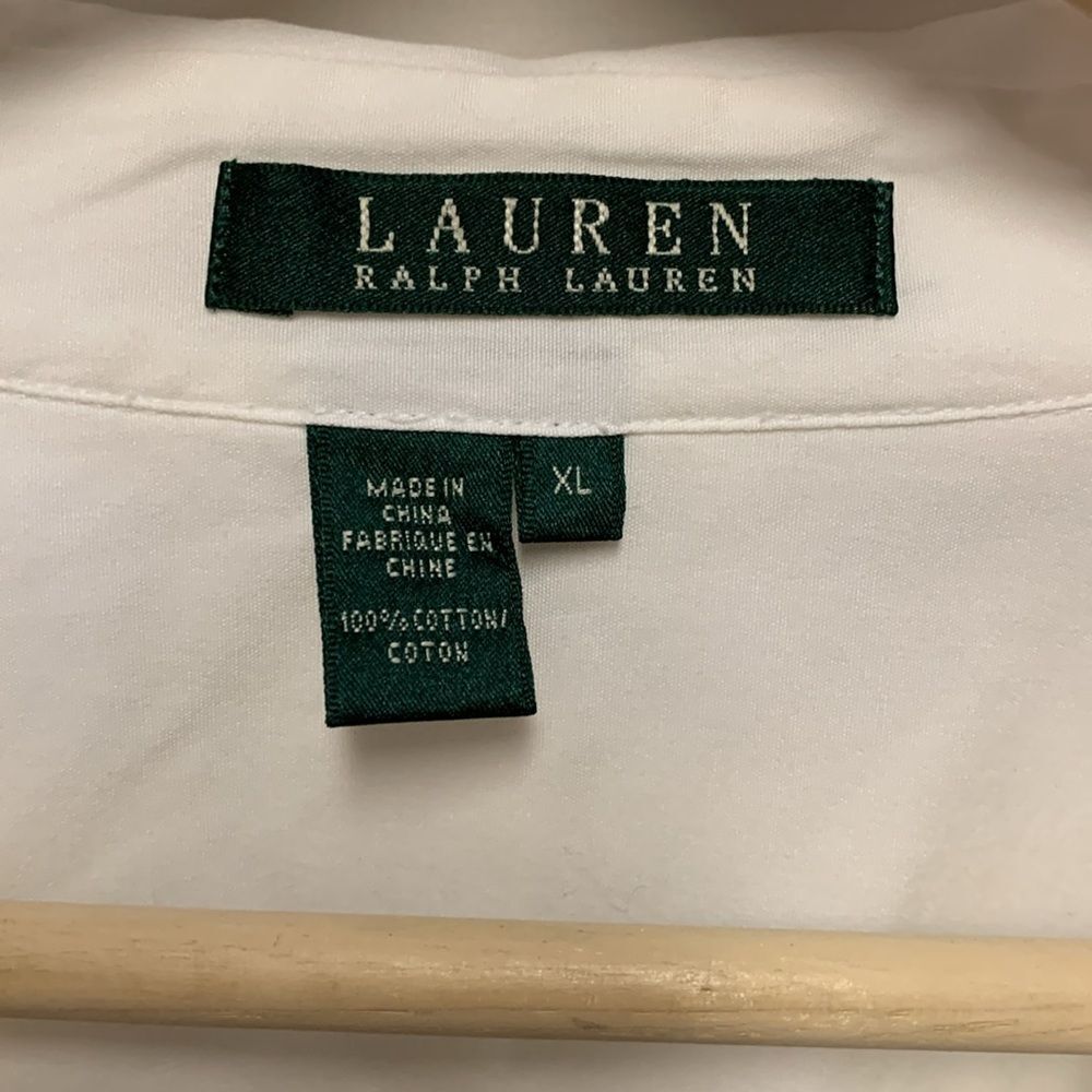 Elegant White Women's Top - Picture 3 of 11